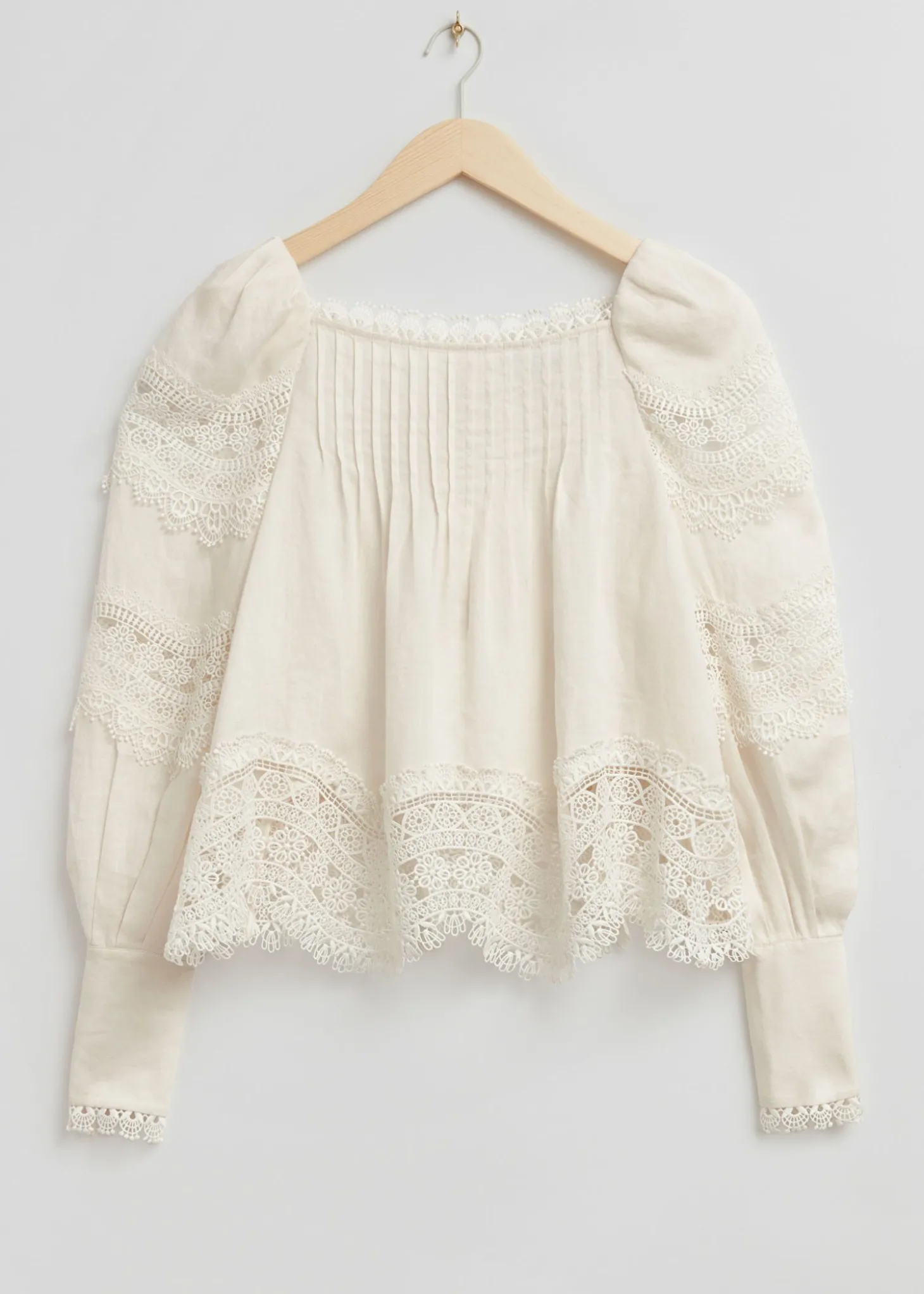 Blouse-Trimmet Bluse