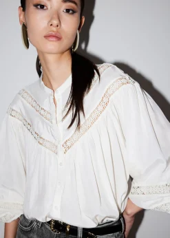 Blouse-Trimmet Bluse