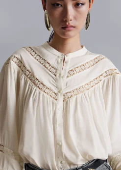 Blouse-Trimmet Bluse