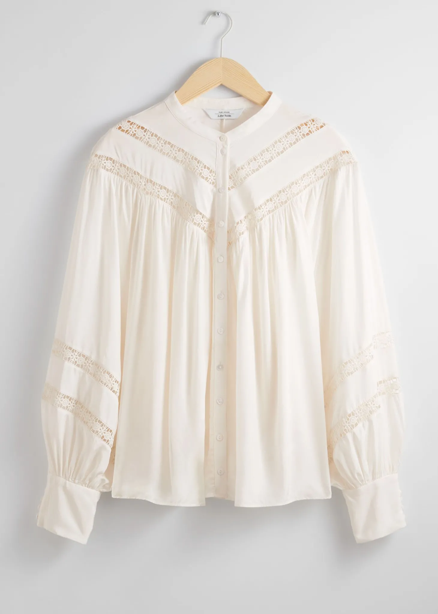 Blouse-Trimmet Bluse