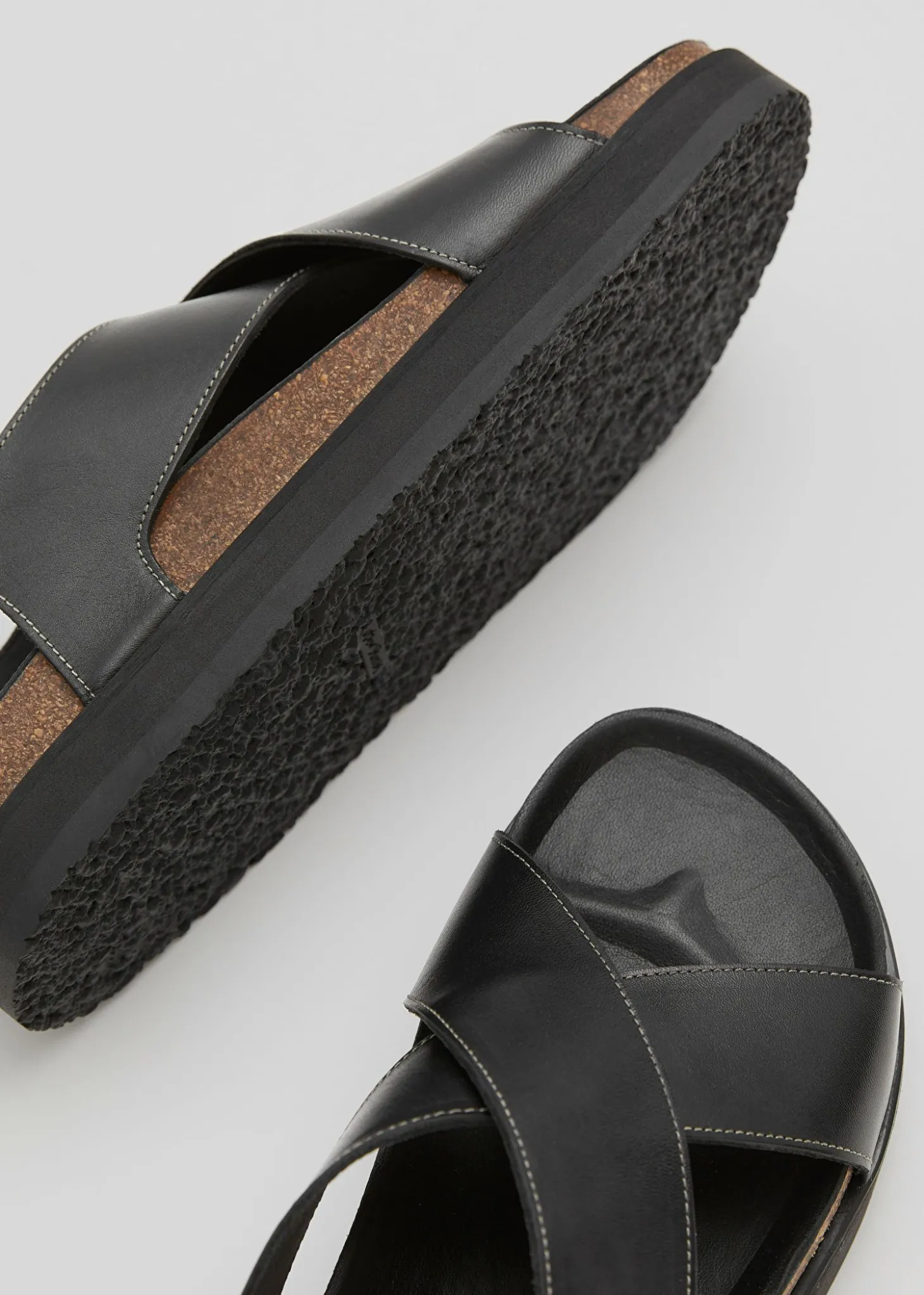 Criss-Cross Skinnsandaler