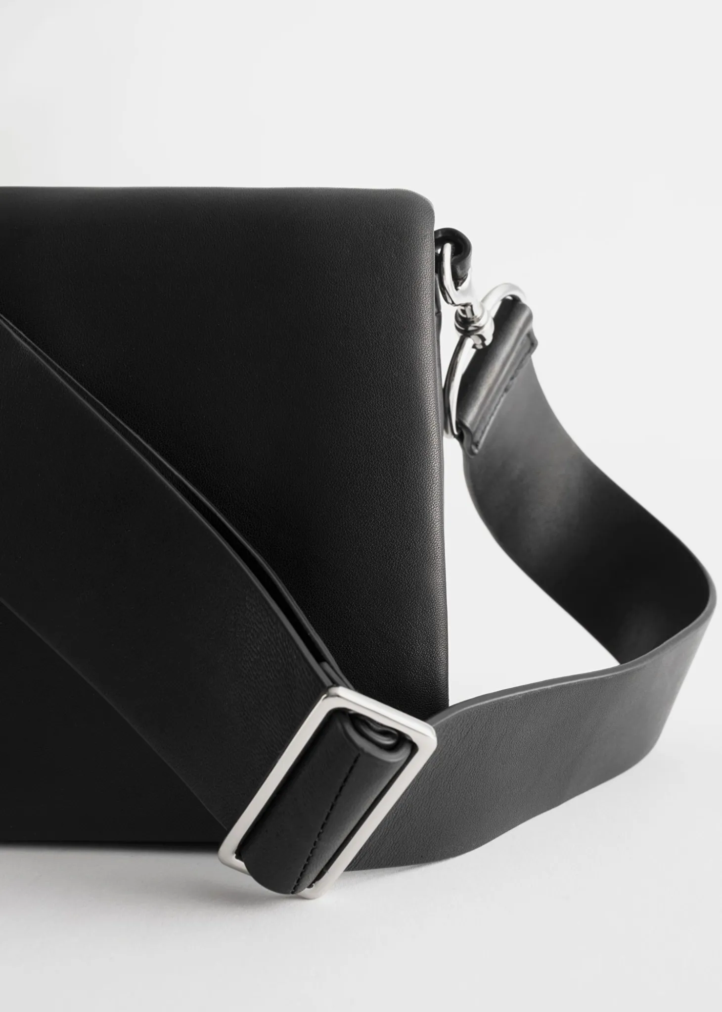 Crossbody-Veske I Kromfri Skinn