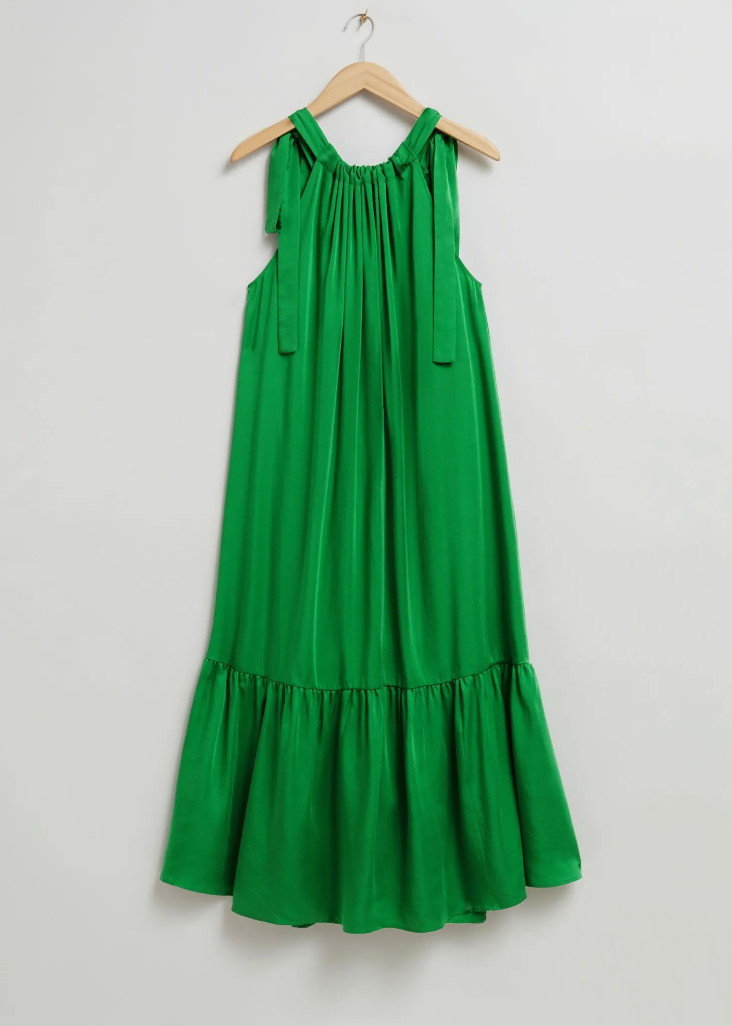 Halterneck Gathered Tier-Kjole