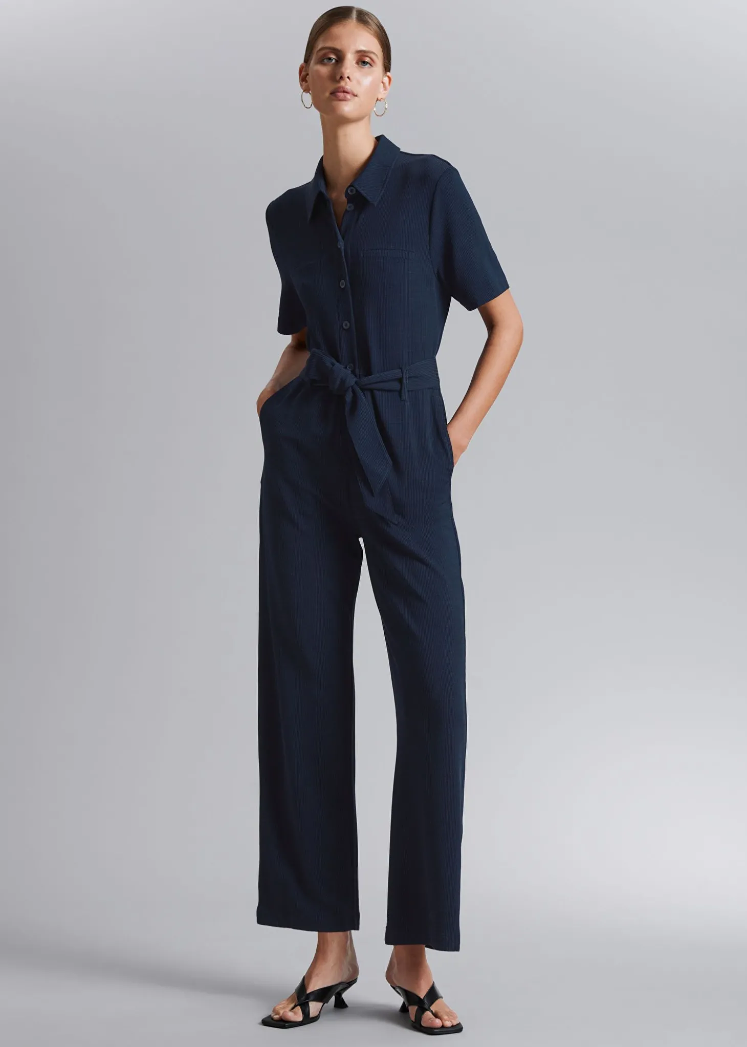 Kortermet Jumpsuit Med Belte