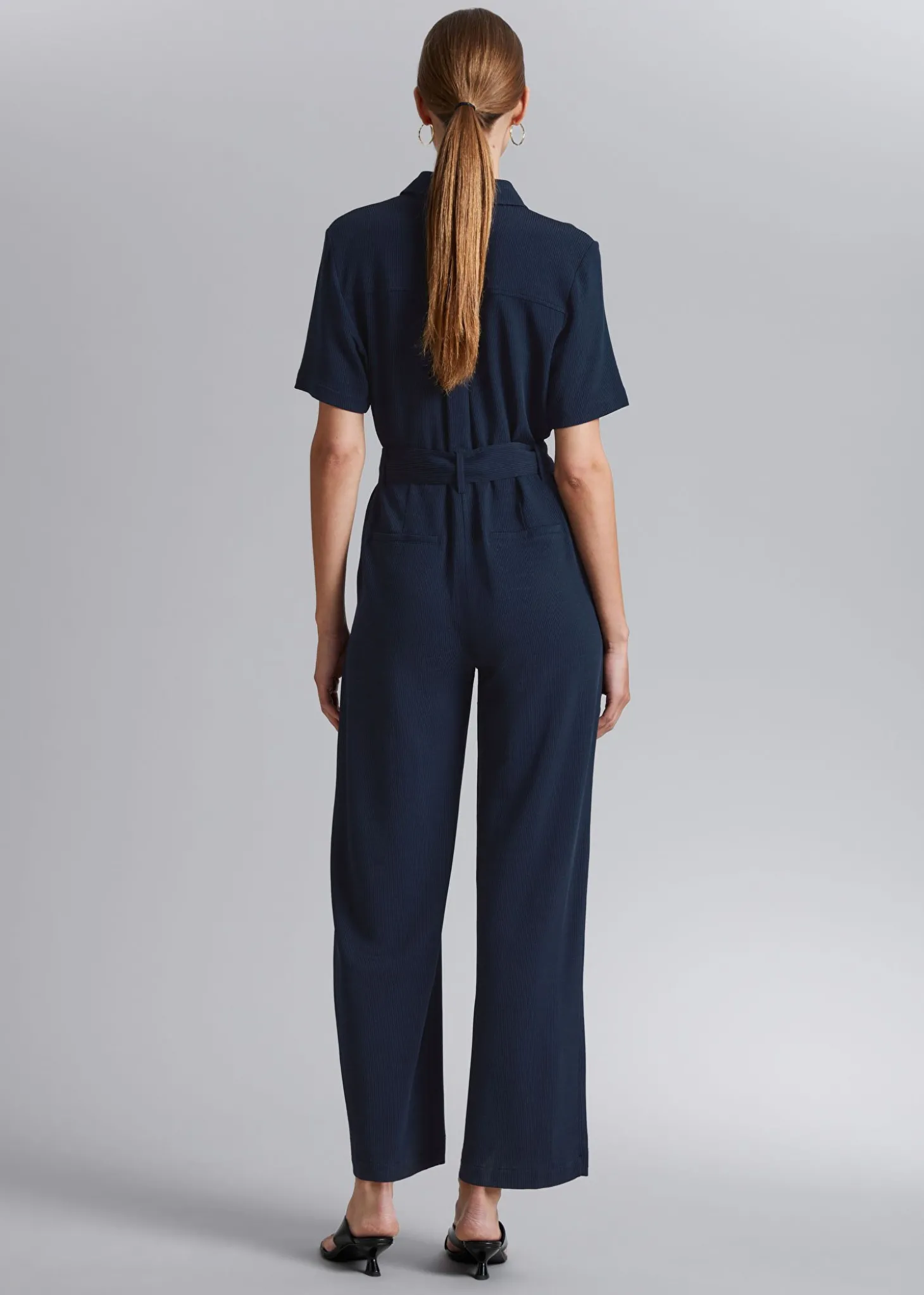Kortermet Jumpsuit Med Belte