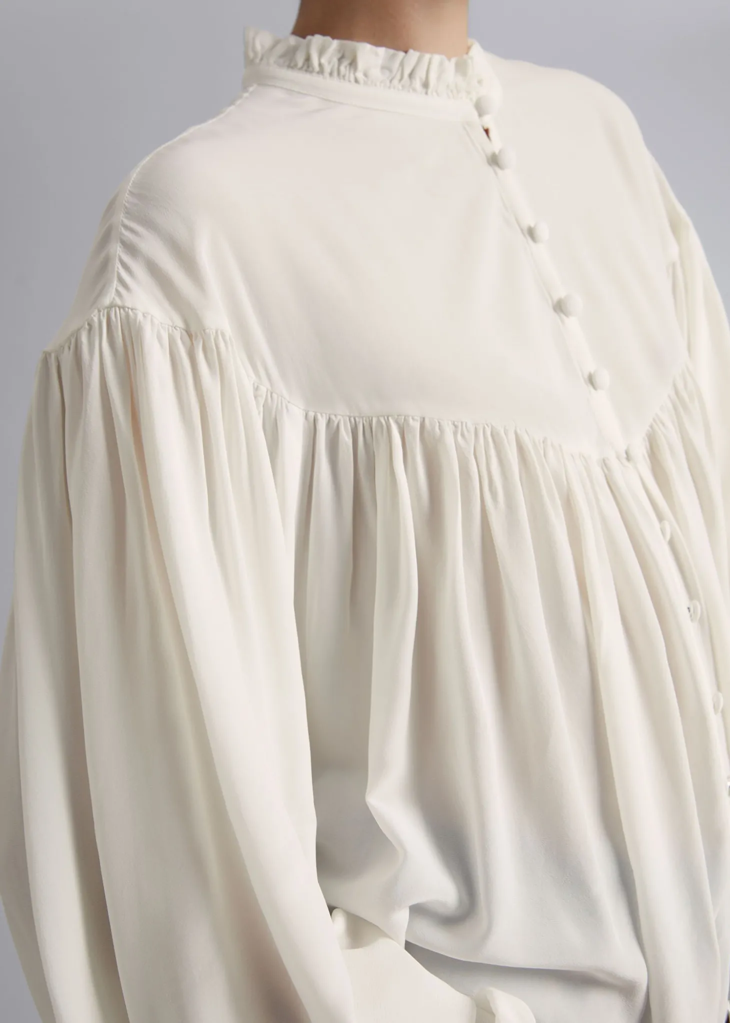 Oversized Frillbluse