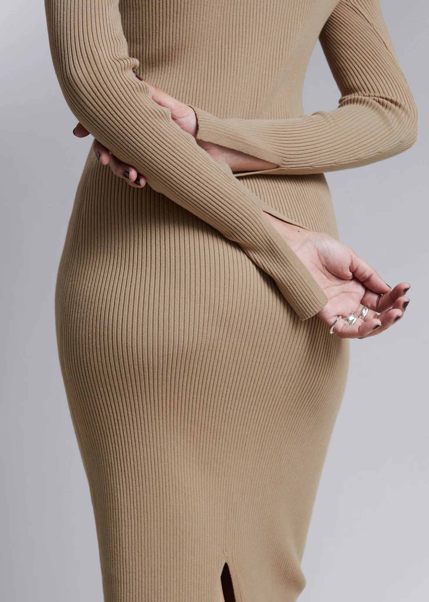 Ribbet Slim Midi-Kjole
