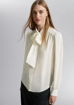 Silkebluse Med Halsband