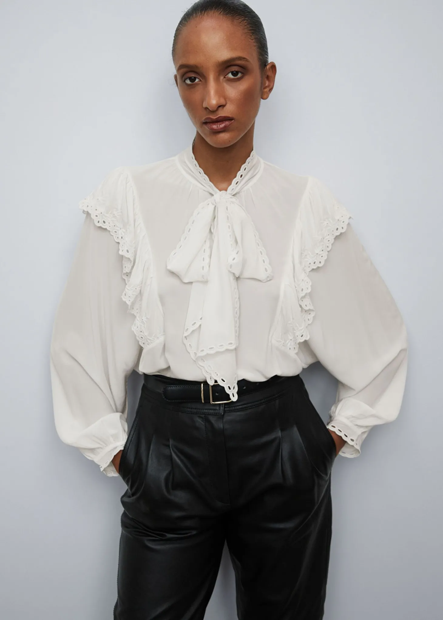 Skjoldet Ruffle Bluse