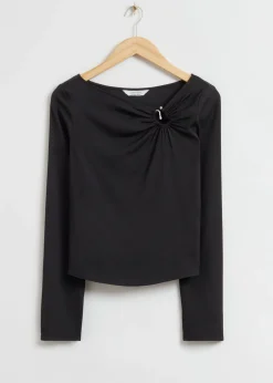 Slim-Fit Hook Detail Topp