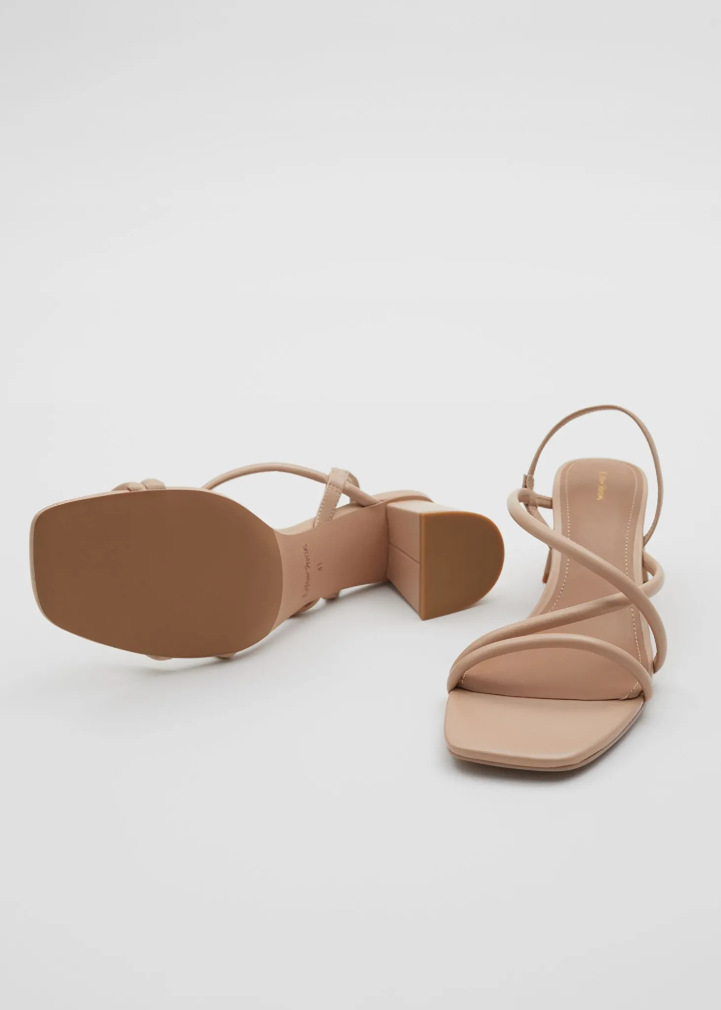 Strappy Blokkhaelsandaler