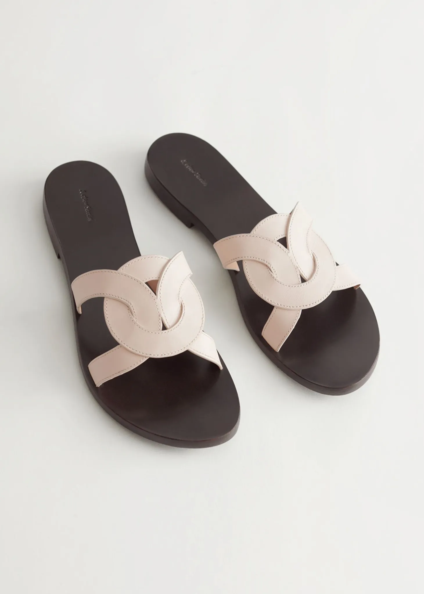 Vevde Skinnsandaler