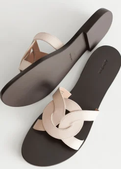 Vevde Skinnsandaler