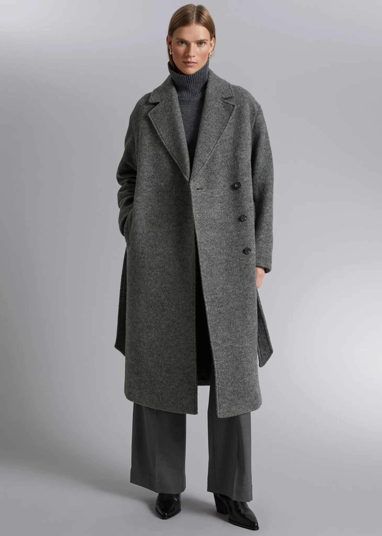 Voluminos Belted Wool Coat